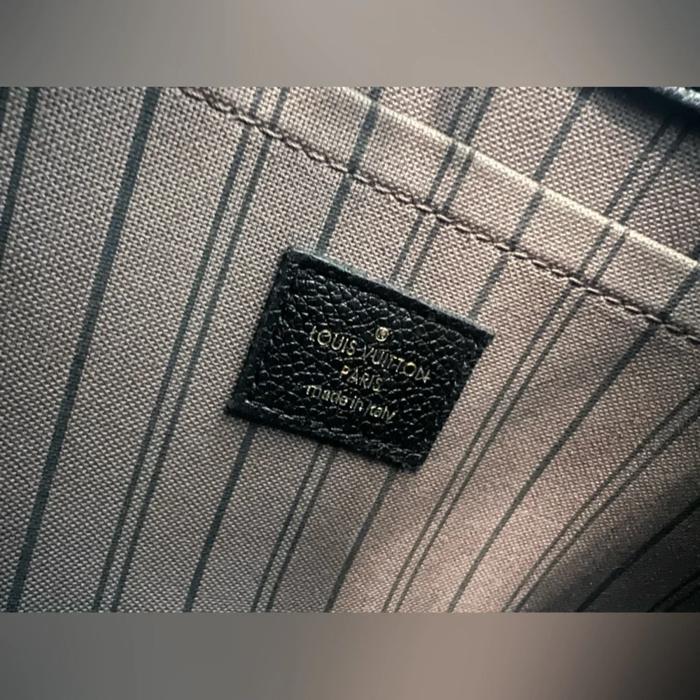 Louis Vuitton Montaigne MM Leather Handbag with Strap - Picture 10 of 14